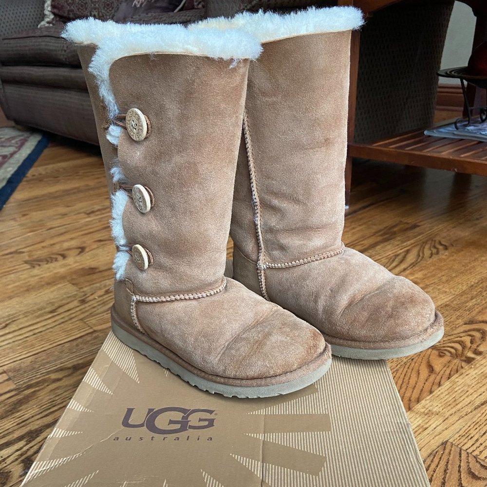 UGG Tall Bailey Button Boots, Big kid 4 - Chestnut